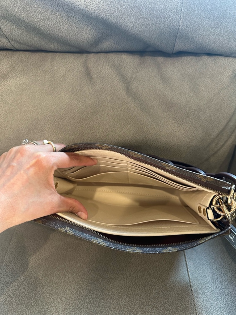Louis Vuitton Brown Monogram pouch clutch bag - Picture 8 of 16